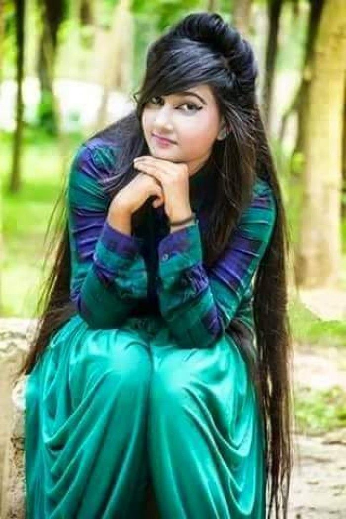 Simple beautiful pakistani girl