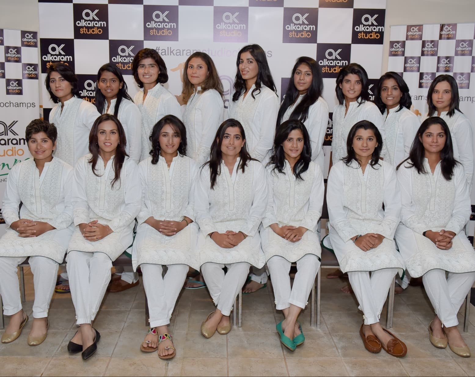 Pakistan Girls Wallpaper - Pakistani Women Cricket Team Captain , HD Wallpaper & Backgrounds