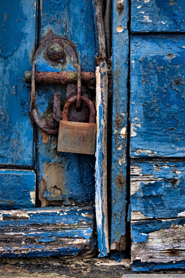 Mobile Hvga - Padlock On Blue Door , HD Wallpaper & Backgrounds
