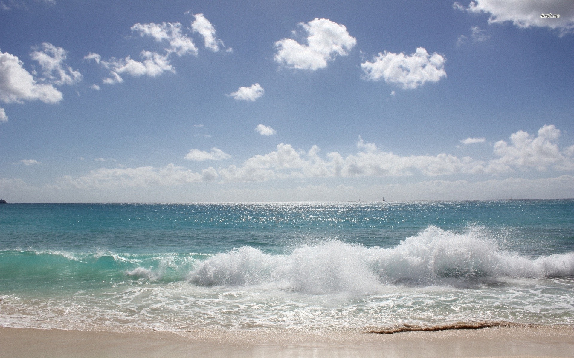 Waves On A Sunny Day Wallpaper - Пляж Море Волны , HD Wallpaper & Backgrounds