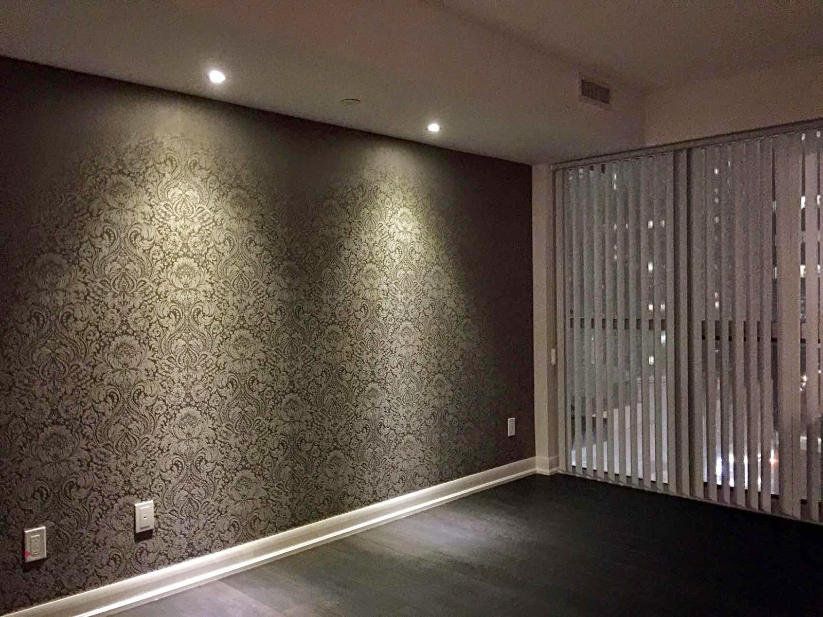 A Condo In North York With Wall Paper Installed In - Condo , HD Wallpaper & Backgrounds
