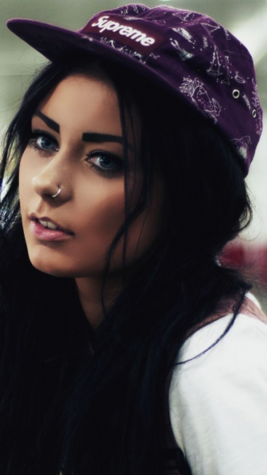 Girl, Hat, Beauty, Fashion Accessory, Nose Piercing - Danielle Mansutti Nose Ring , HD Wallpaper & Backgrounds