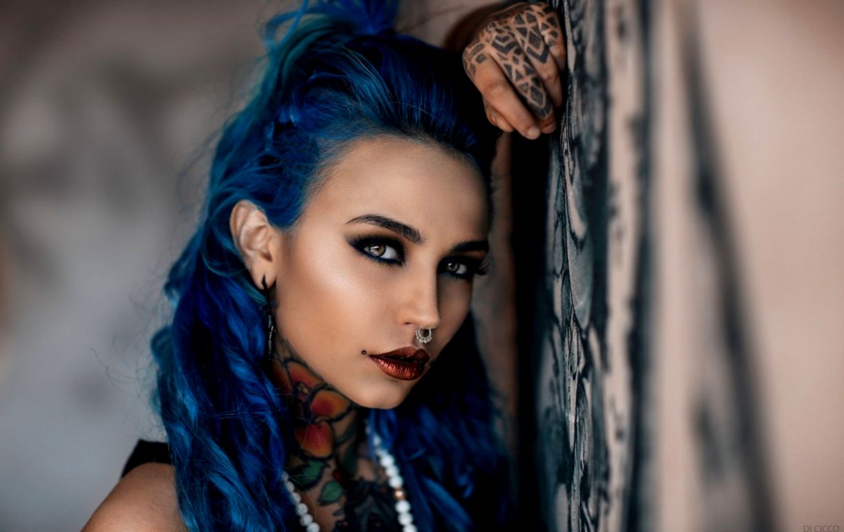 Wallpaper Look Decoration Style Wall Graffiti Model - Fishball Suicide Girl , HD Wallpaper & Backgrounds