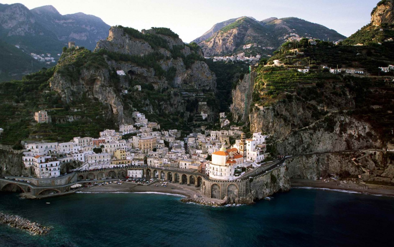 Originalwide Amalfi Coast Atrani Italy Wallpapers - Italy Sea And Mountain City , HD Wallpaper & Backgrounds