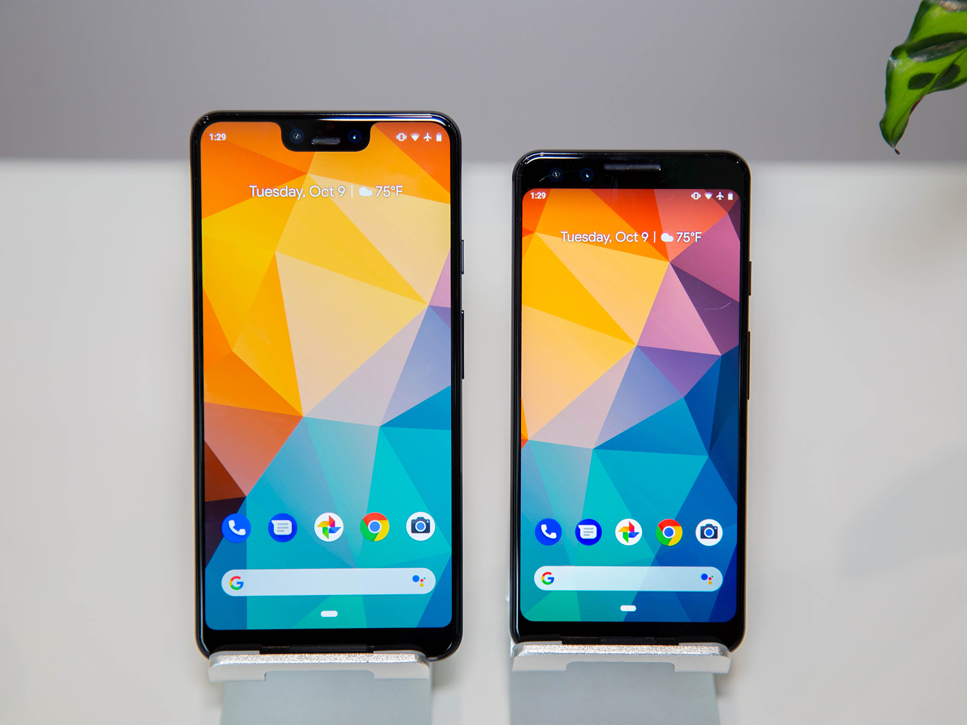 Enlarge / The Pixel 3 Xl And Pixel - Pixel 3 Xl Wireless Charging ...
