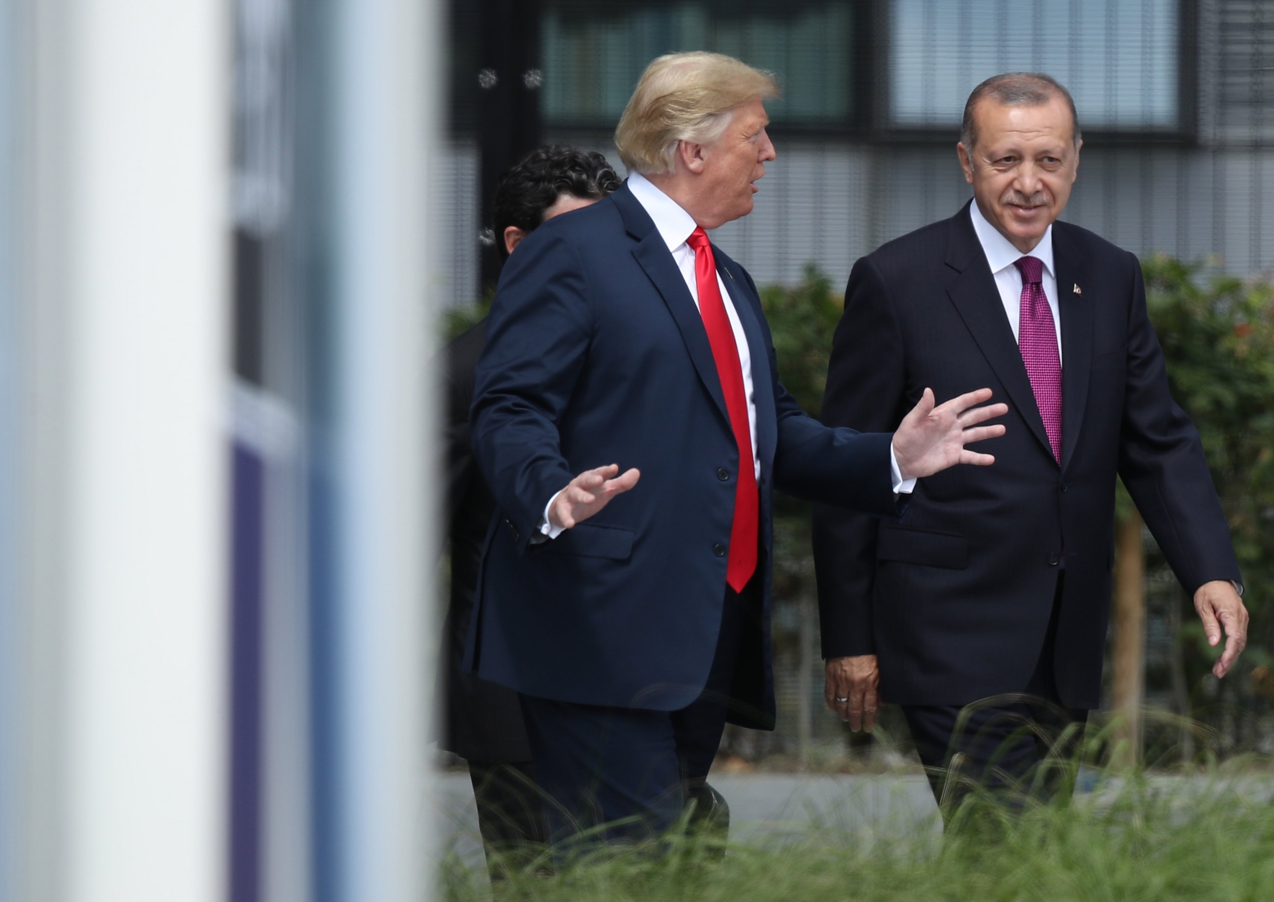 Turkish President Decries Economic Games As Currency - Trump Erdogan Fist Bump , HD Wallpaper & Backgrounds