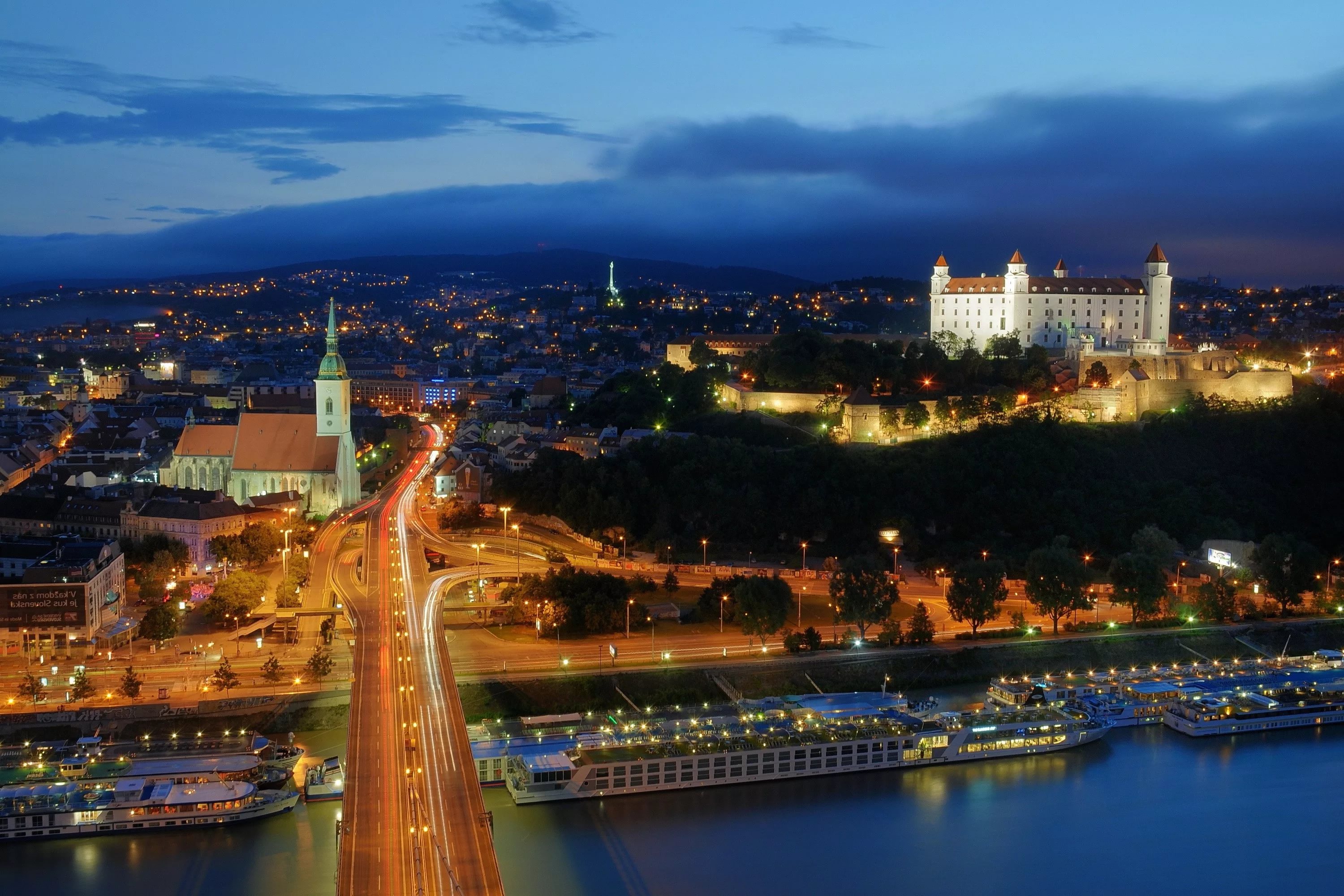 Photos Of Slovakia Slovakia 1080p Wallpapers Slovakia - Bratislava By Night Tour Bratislava Hd , HD Wallpaper & Backgrounds