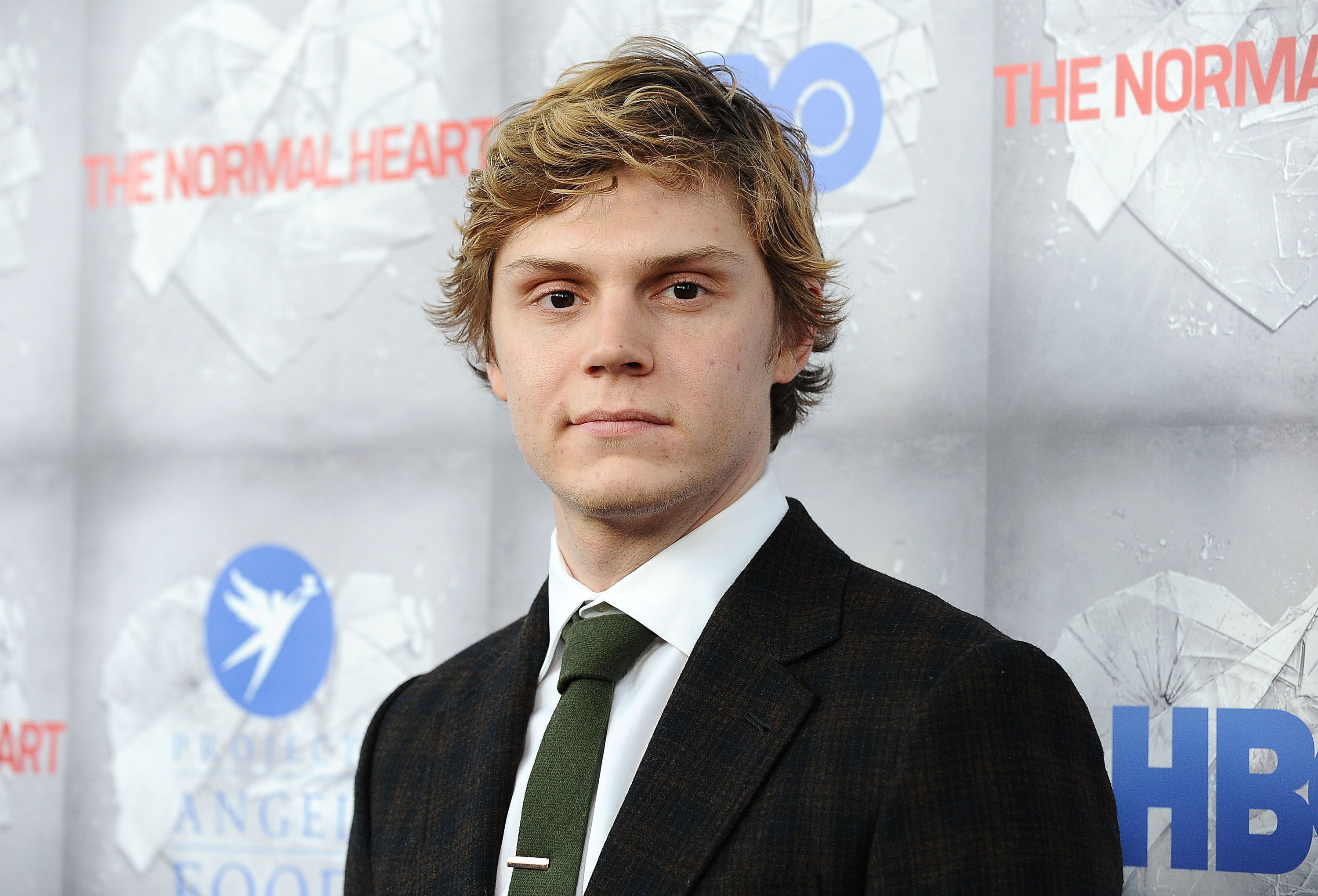 Evan Peters High Definition Wallpapers - Male American Horror Stories Cast , HD Wallpaper & Backgrounds