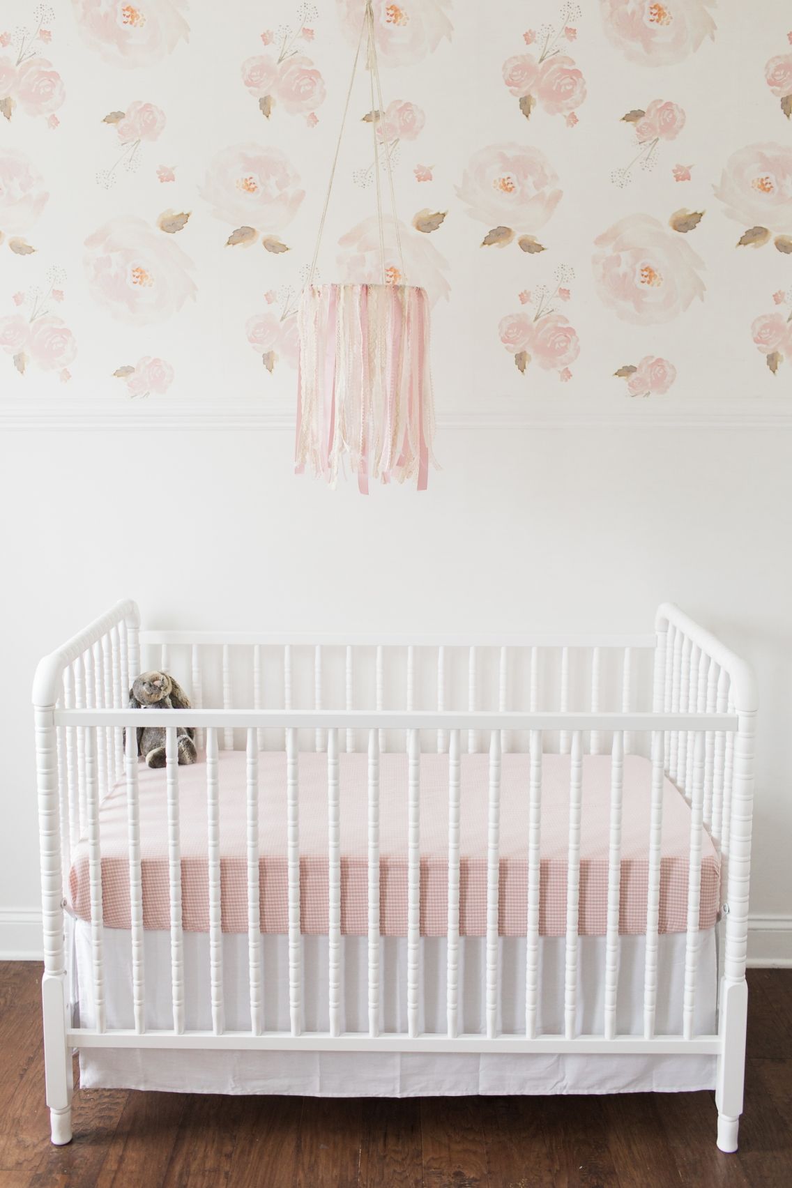 Baby Girl Nursery Wallpaper - Cradle , HD Wallpaper & Backgrounds