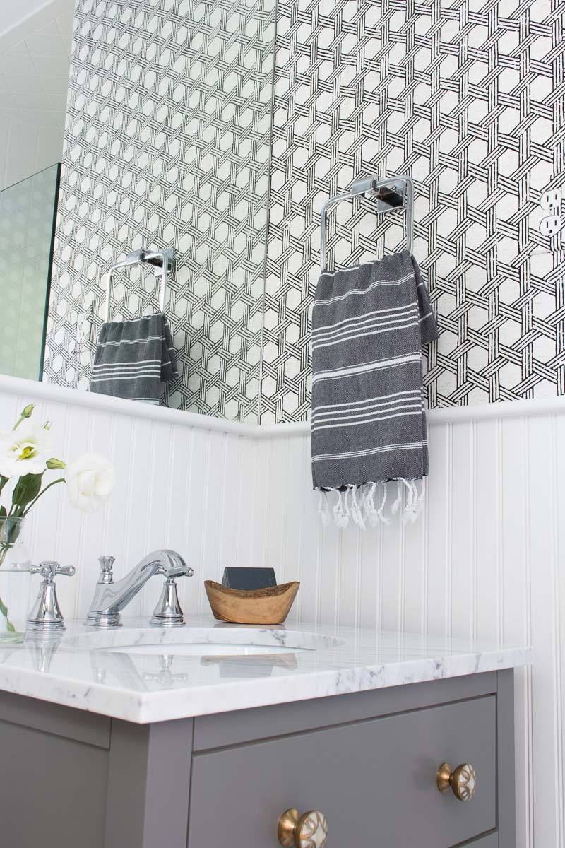 Great Post On Using Wallpaper In Bathrooms With Tips - Wall Paper Bathroom , HD Wallpaper & Backgrounds
