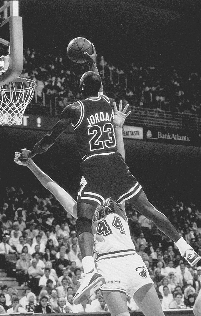 Black And White Michael Jordan , HD Wallpaper & Backgrounds