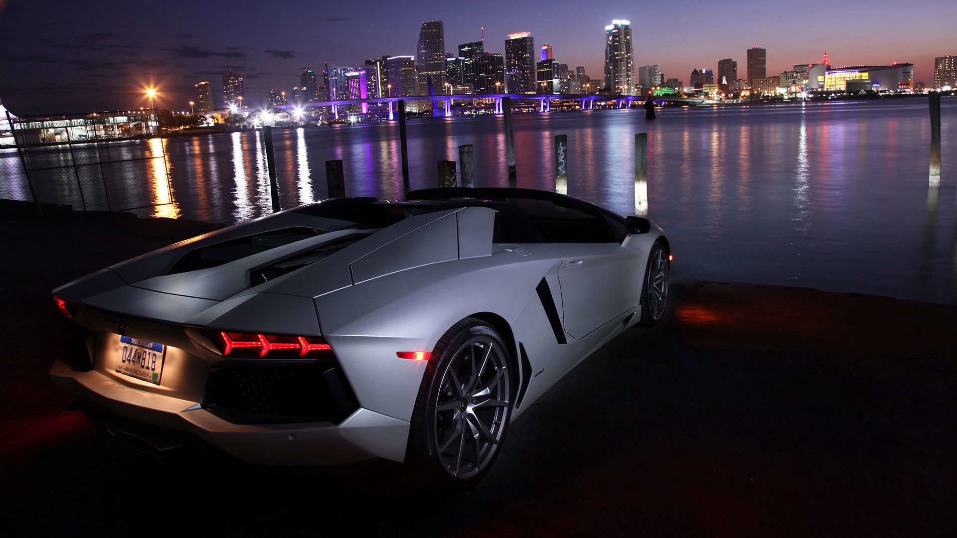 Lamborghini Wallpaper 1080p Wallpapersafari - Lamborghini In The City , HD Wallpaper & Backgrounds