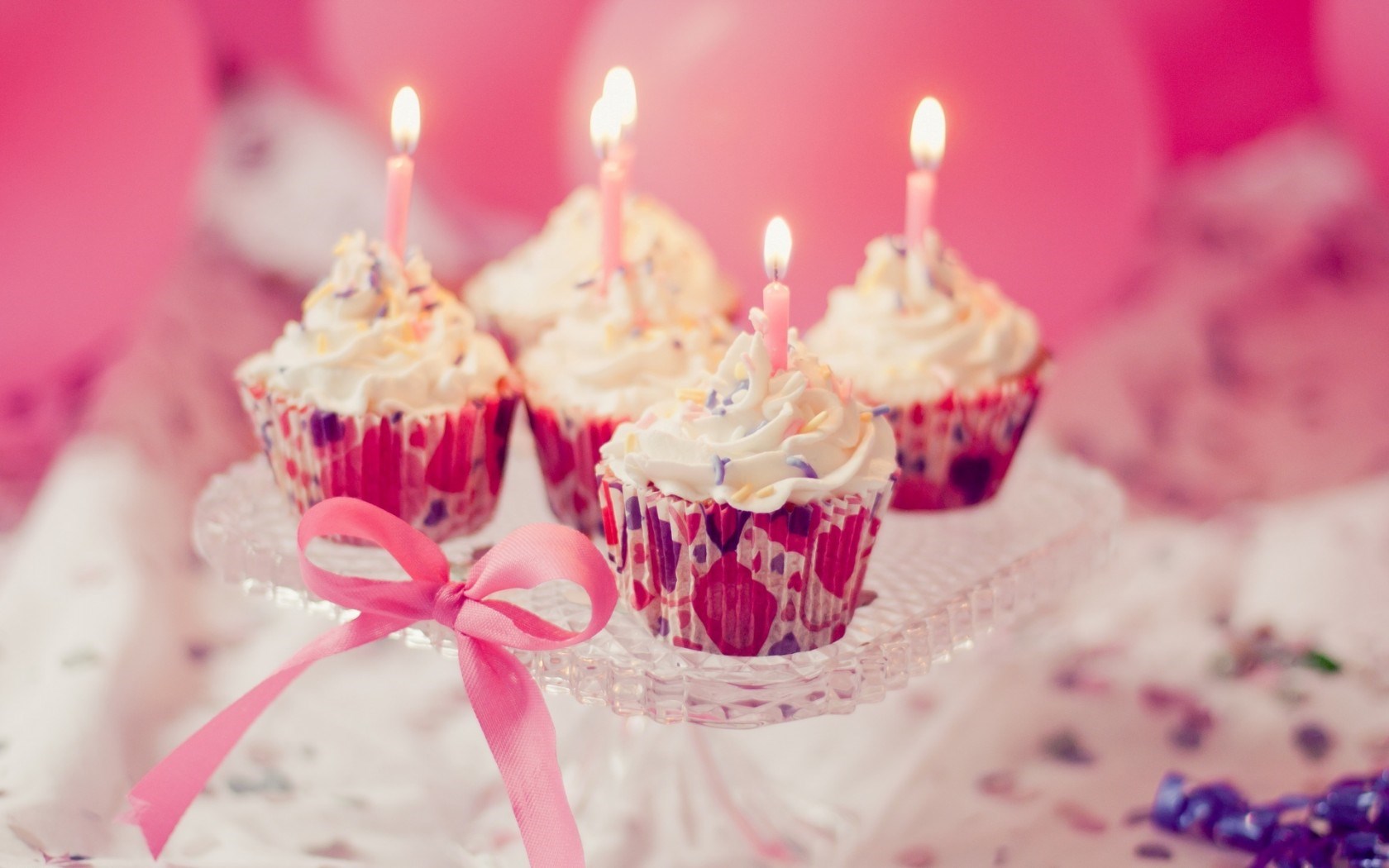 Sweet - Birthday Cupcake With Candles , HD Wallpaper & Backgrounds