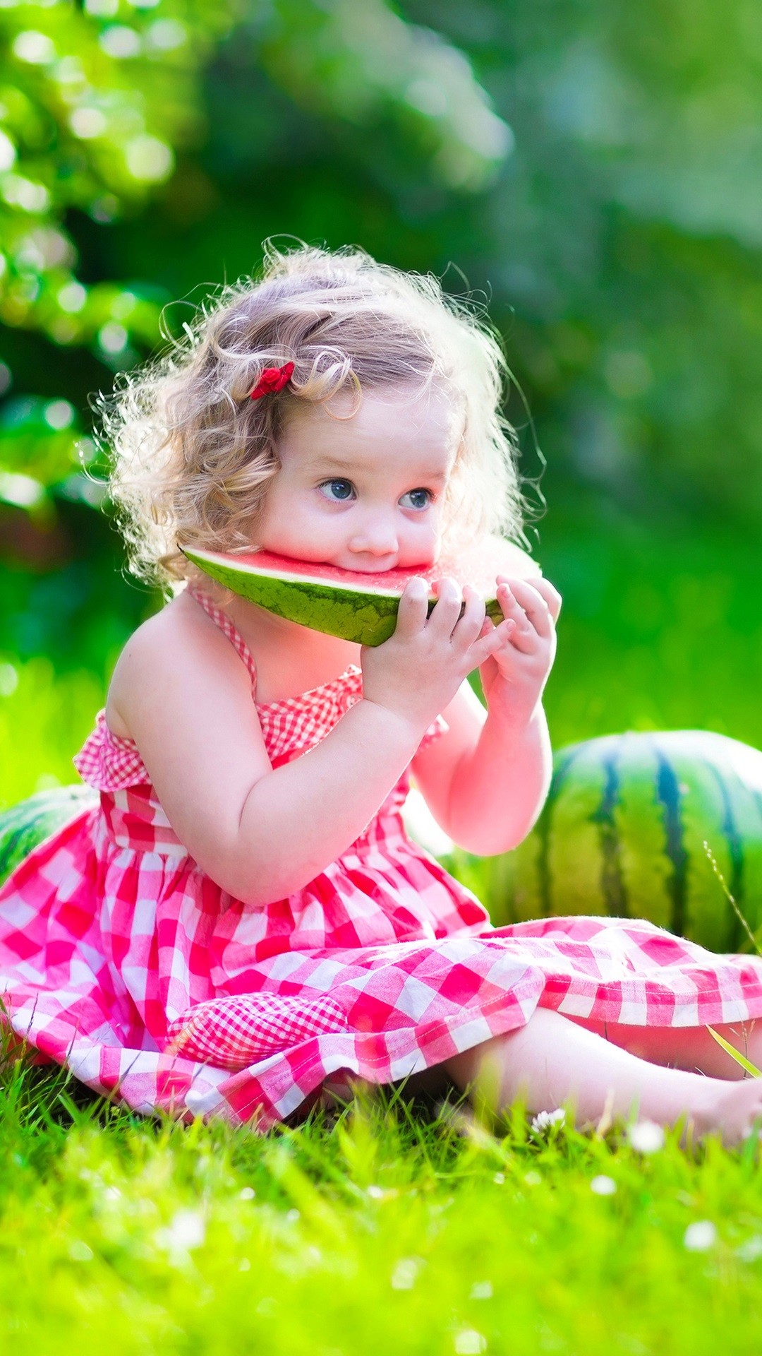 Cute Baby Wallpapers - Little Girl Eating Watermelon , HD Wallpaper & Backgrounds