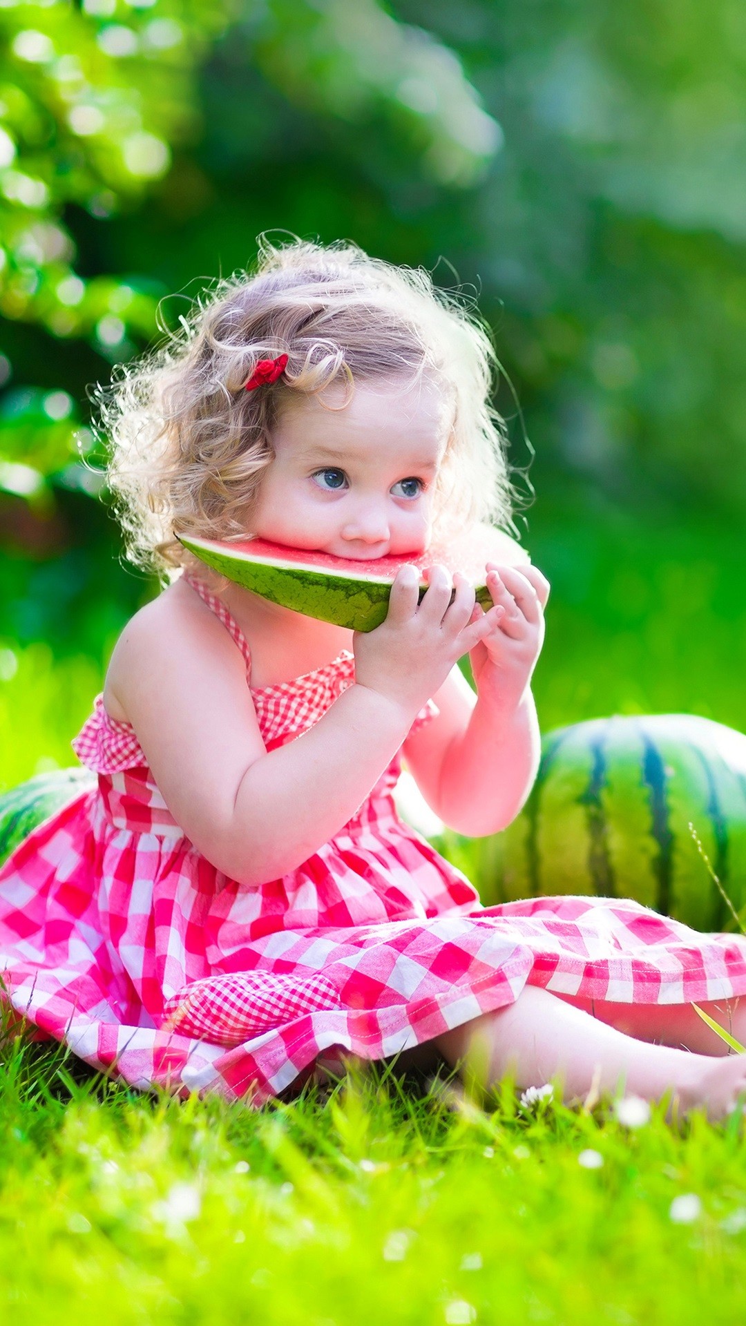 Cute Baby Wallpapers - Little Girl Eating Watermelon , HD Wallpaper & Backgrounds