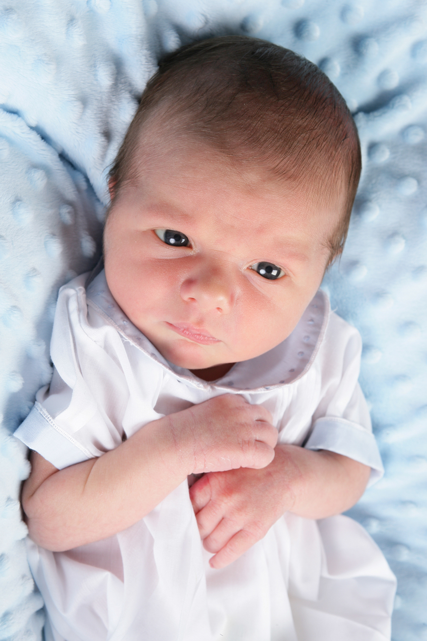 Cute Newborn Babies Wallpaper Free - New Born Baby Boy , HD Wallpaper & Backgrounds