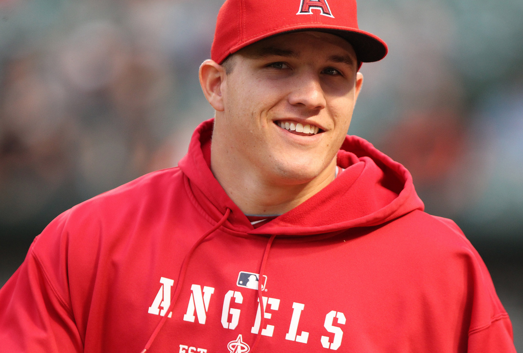 Angels - Mike Trout , HD Wallpaper & Backgrounds