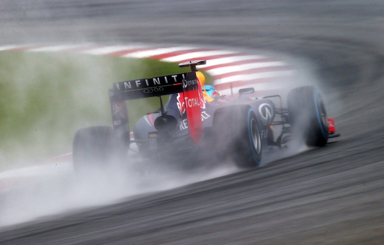 Photo Wallpaper Rain, Formula 1, Red Bull, Vettel, - Red Bull F1 Rain , HD Wallpaper & Backgrounds