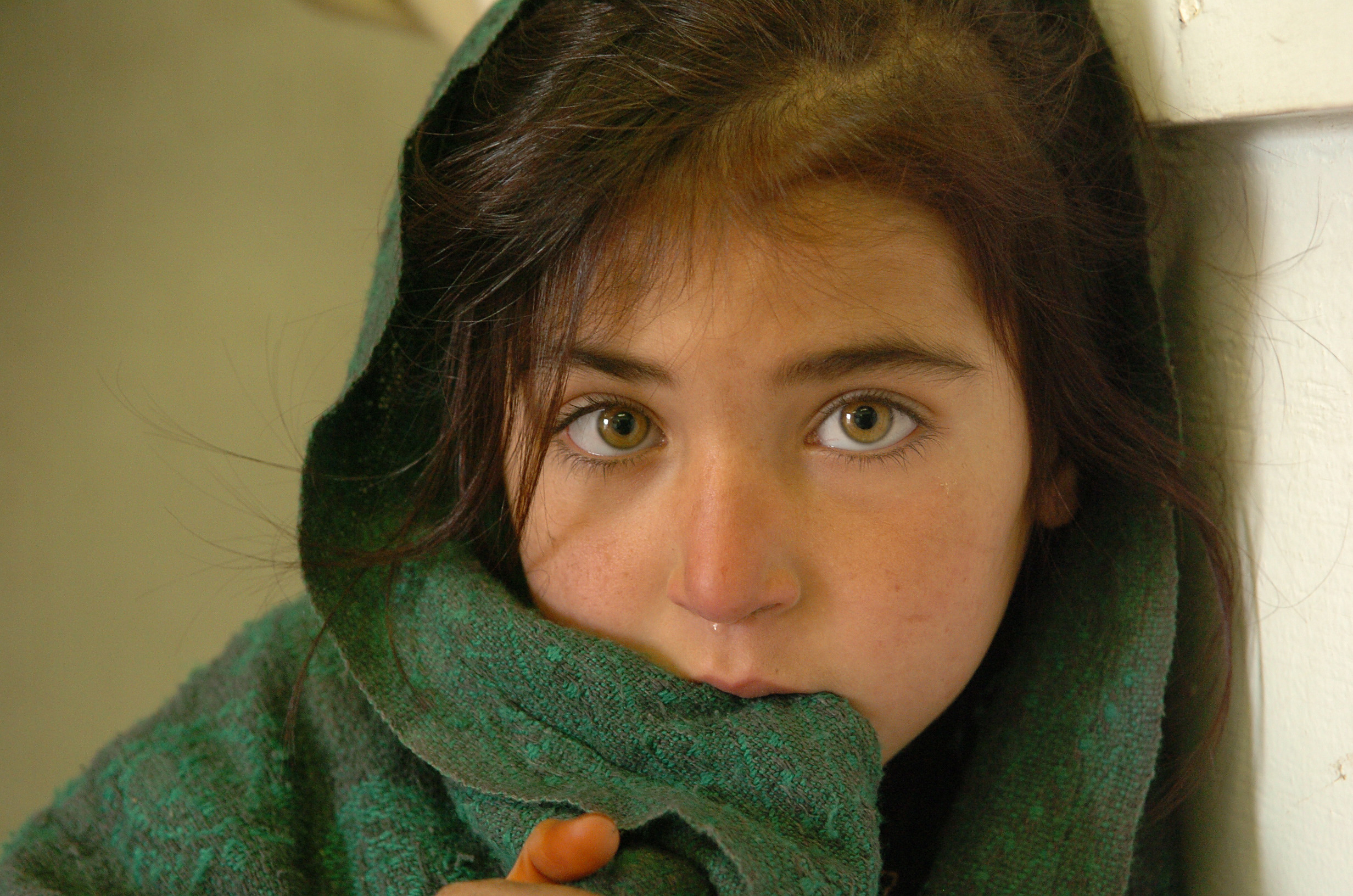 Afghan Wallpaper And Background - Girl , HD Wallpaper & Backgrounds