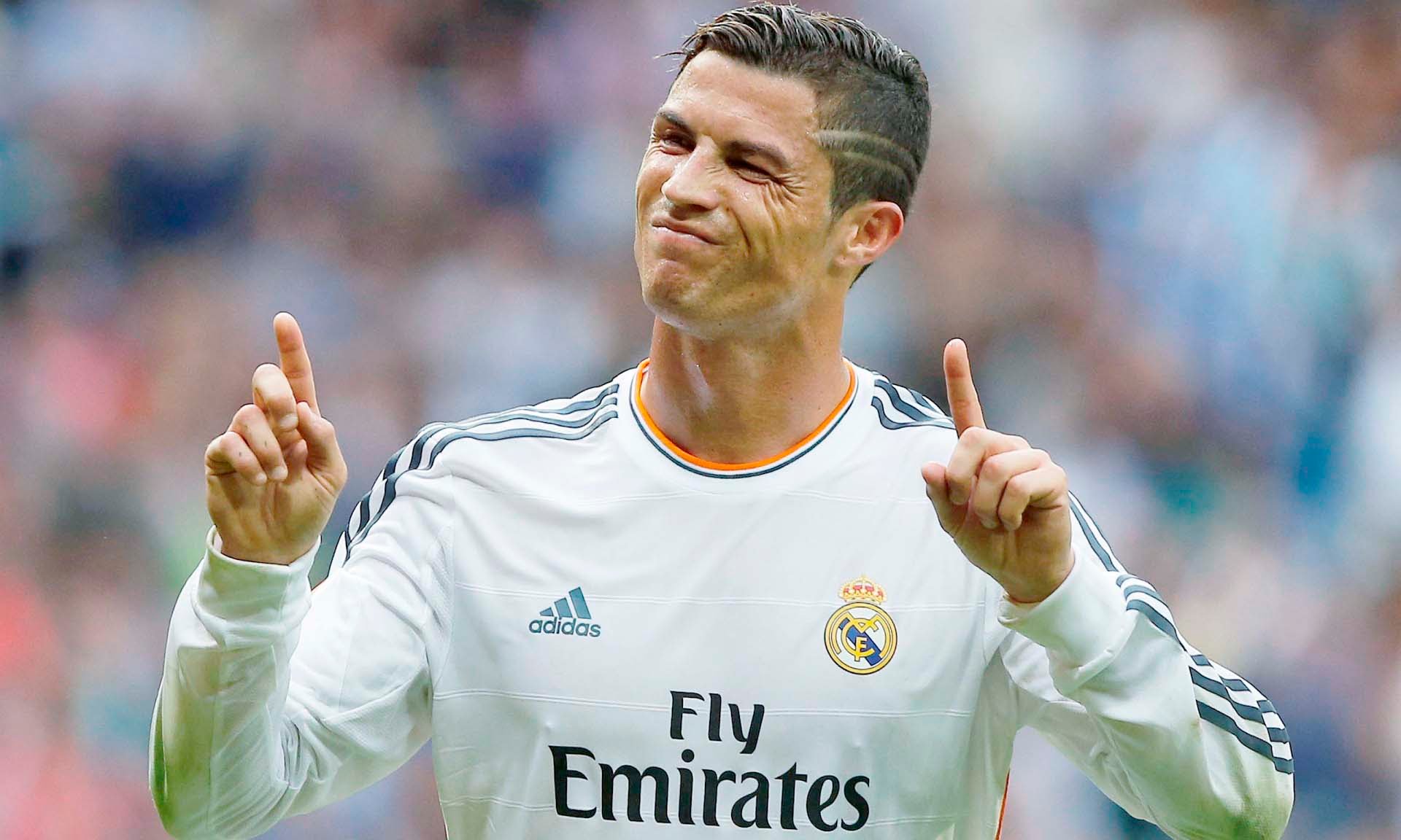 Cristiano Ronaldo Hd Wallpaper - Ronaldo Haircut Two Lines , HD Wallpaper & Backgrounds