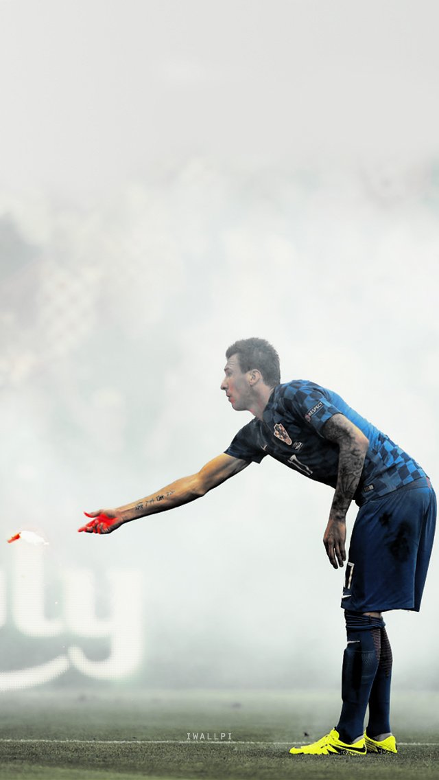 Mario Mandzukic - Football Flares Hooligans Croatia , HD Wallpaper & Backgrounds