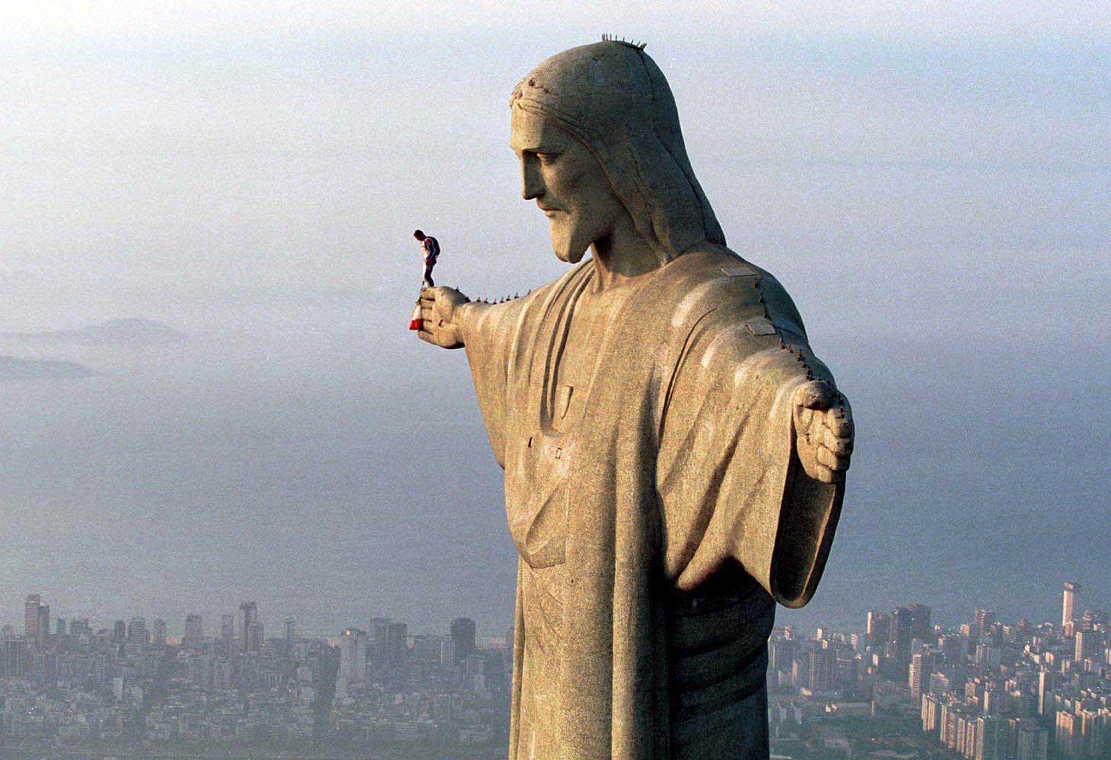 Christ The Redeemer Wallpaper - Base Jumping Brazil , HD Wallpaper & Backgrounds