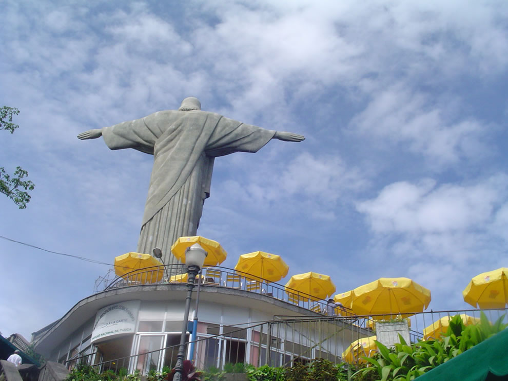 A View Of The Cristo Redentor Statue From The Back - Christ The Redeemer , HD Wallpaper & Backgrounds
