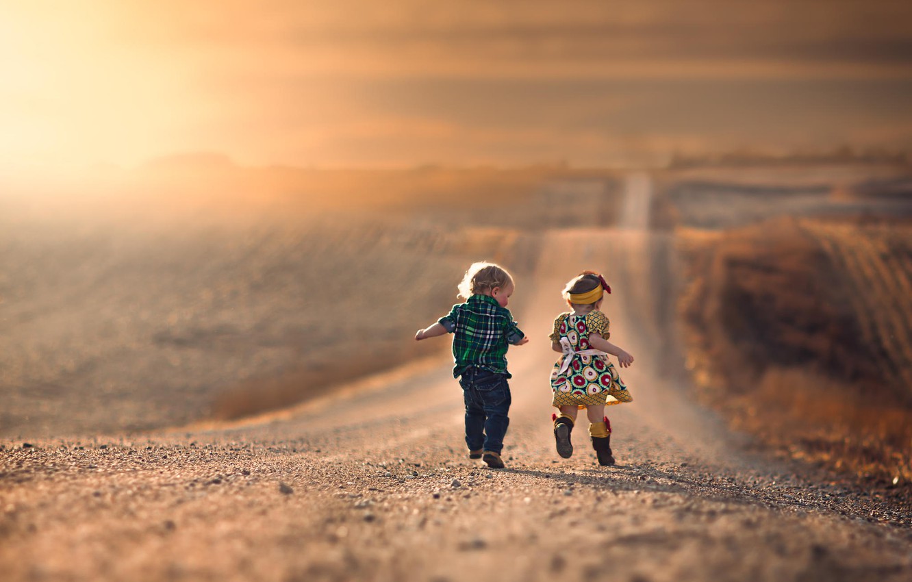 Photo Wallpaper Road, Joy, Childhood, Boy, Running, - Best Emotional Pictures In The World , HD Wallpaper & Backgrounds