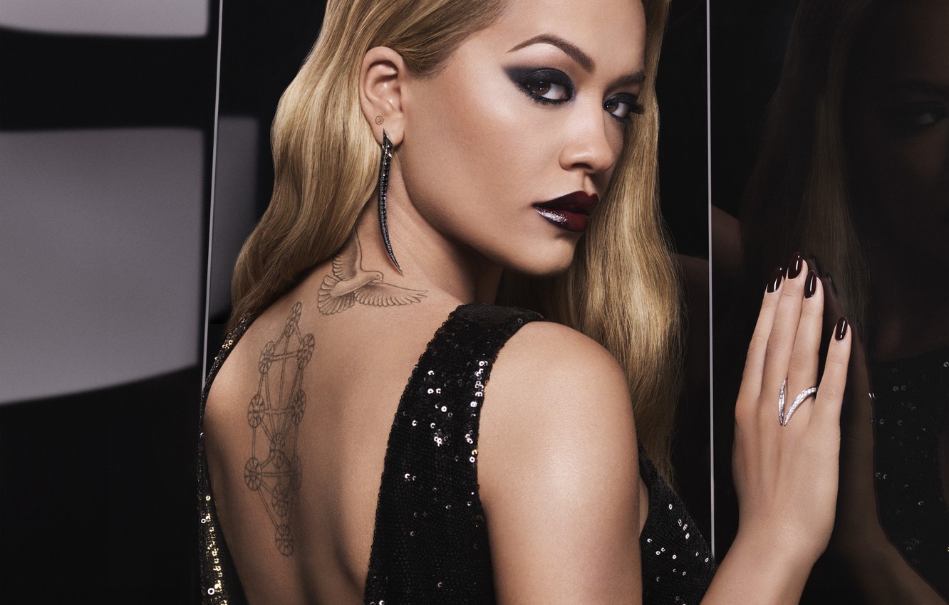 Photo Wallpaper Look, Back, Portrait, Ring, Tattoo, - Rita Ora Hd Wallpaper 4k , HD Wallpaper & Backgrounds