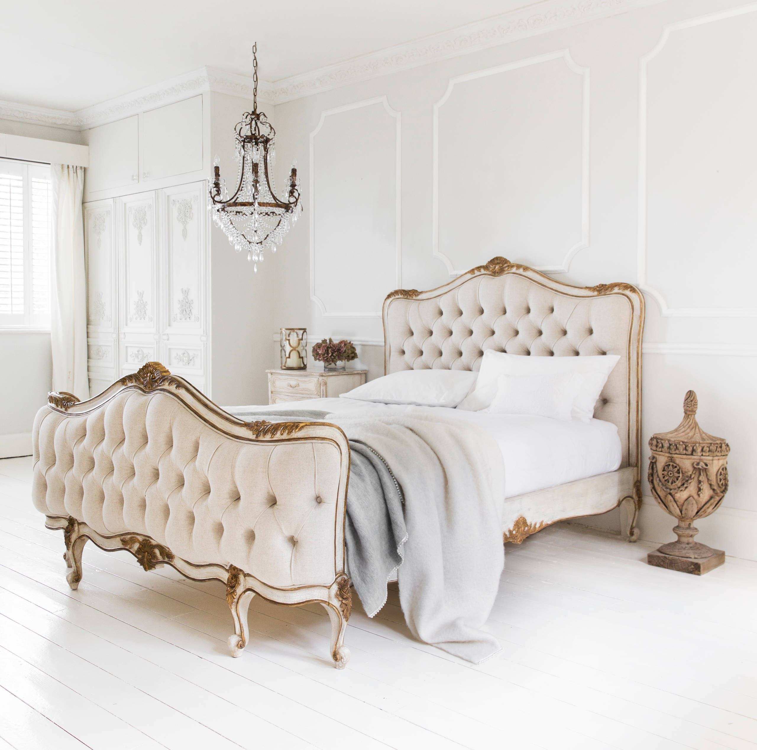Lovely Decorate A Bedroom To Make It Look Romantic Rose