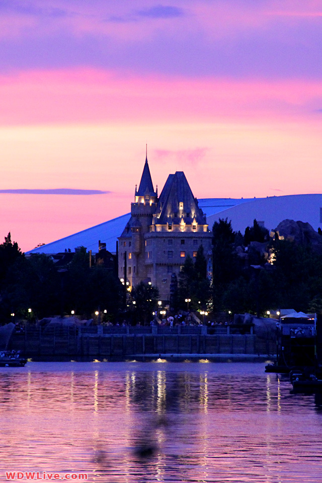 Cinderella Castle, Canada Pavilion Sunset Iphone Wallpaper - Wdw Epcot World Showcase Lagoon , HD Wallpaper & Backgrounds