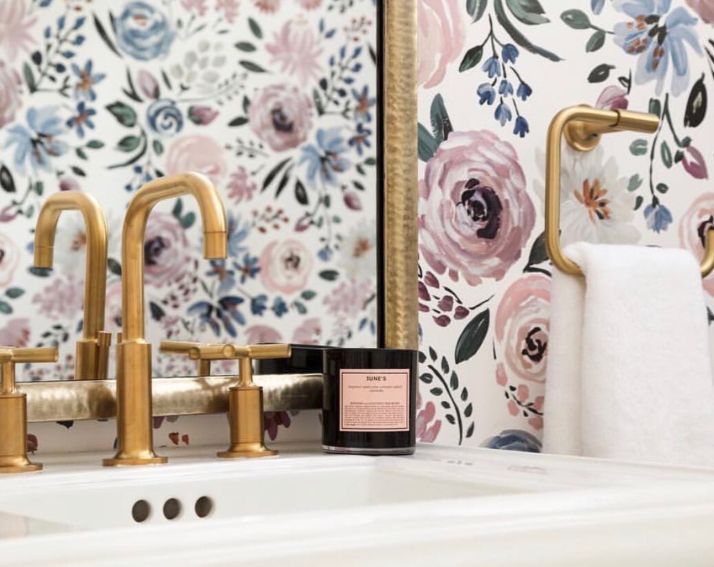 Double Knot Home Bathroom - Desk , HD Wallpaper & Backgrounds