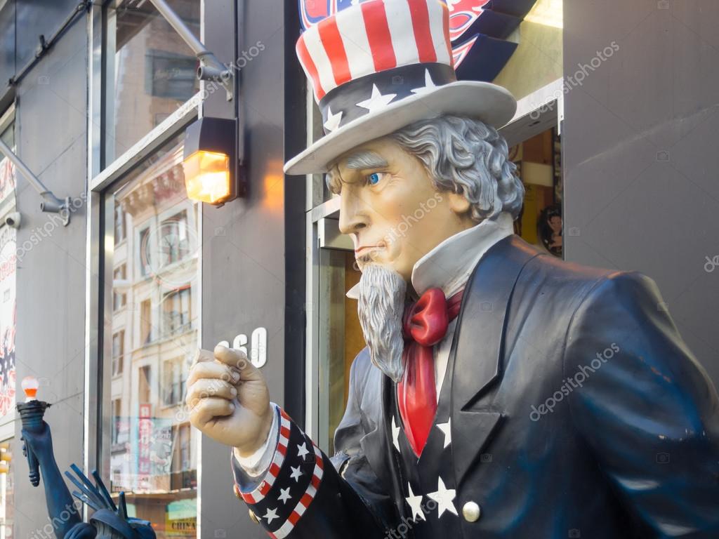 Uncle Sam Figure Next To A Souvenirs Shop In New York - Gentleman , HD Wallpaper & Backgrounds