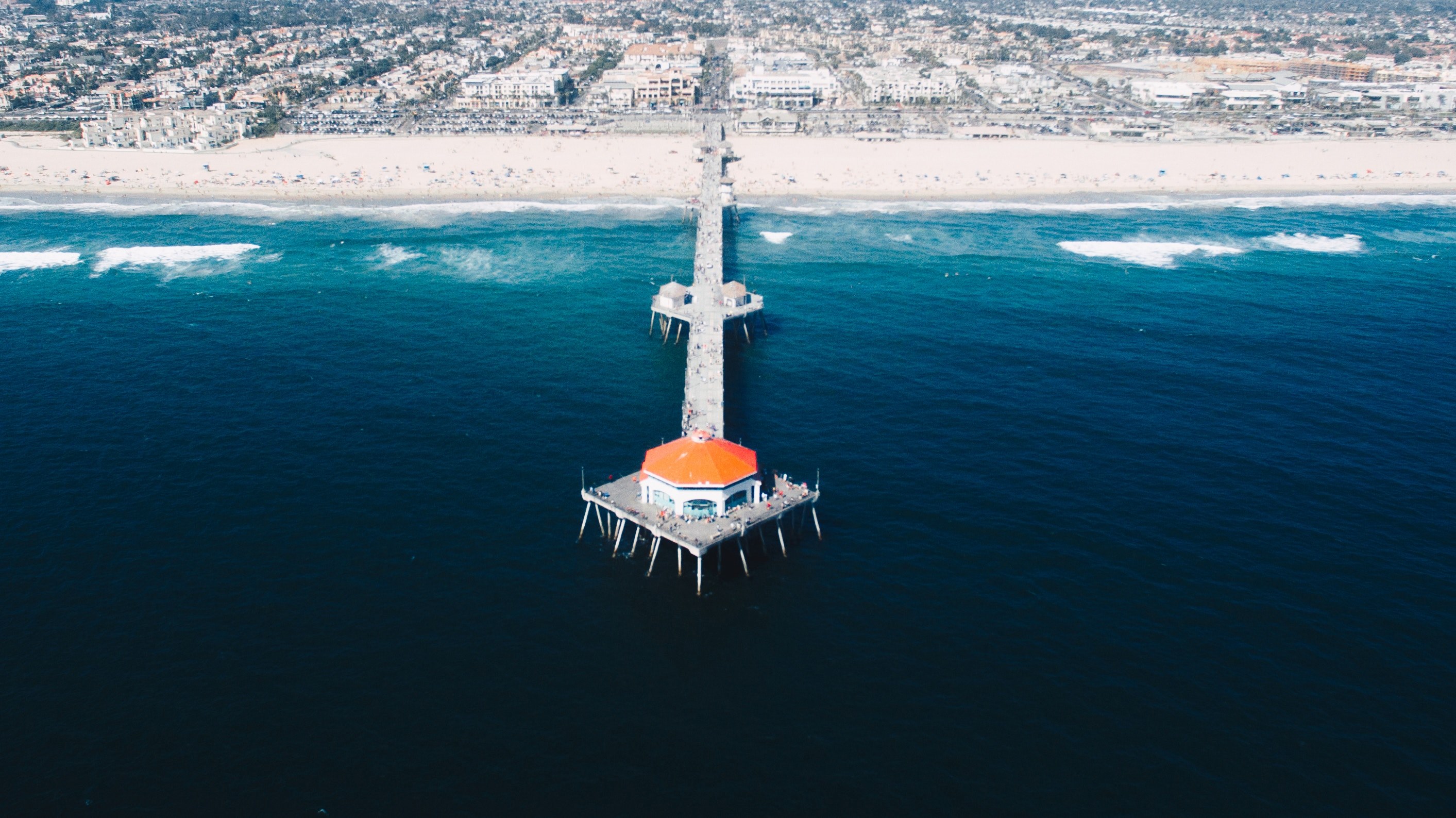#2826x1587 Drone View Of The Pier On The Huntington - Huntington Beach Drone Shot , HD Wallpaper & Backgrounds