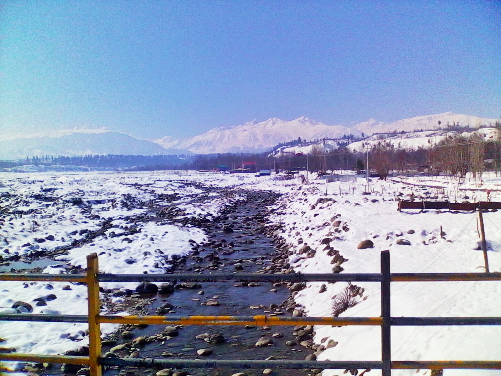 A Mesmerizing View From A Bridge In Shopian Kashmir - Snow , HD Wallpaper & Backgrounds
