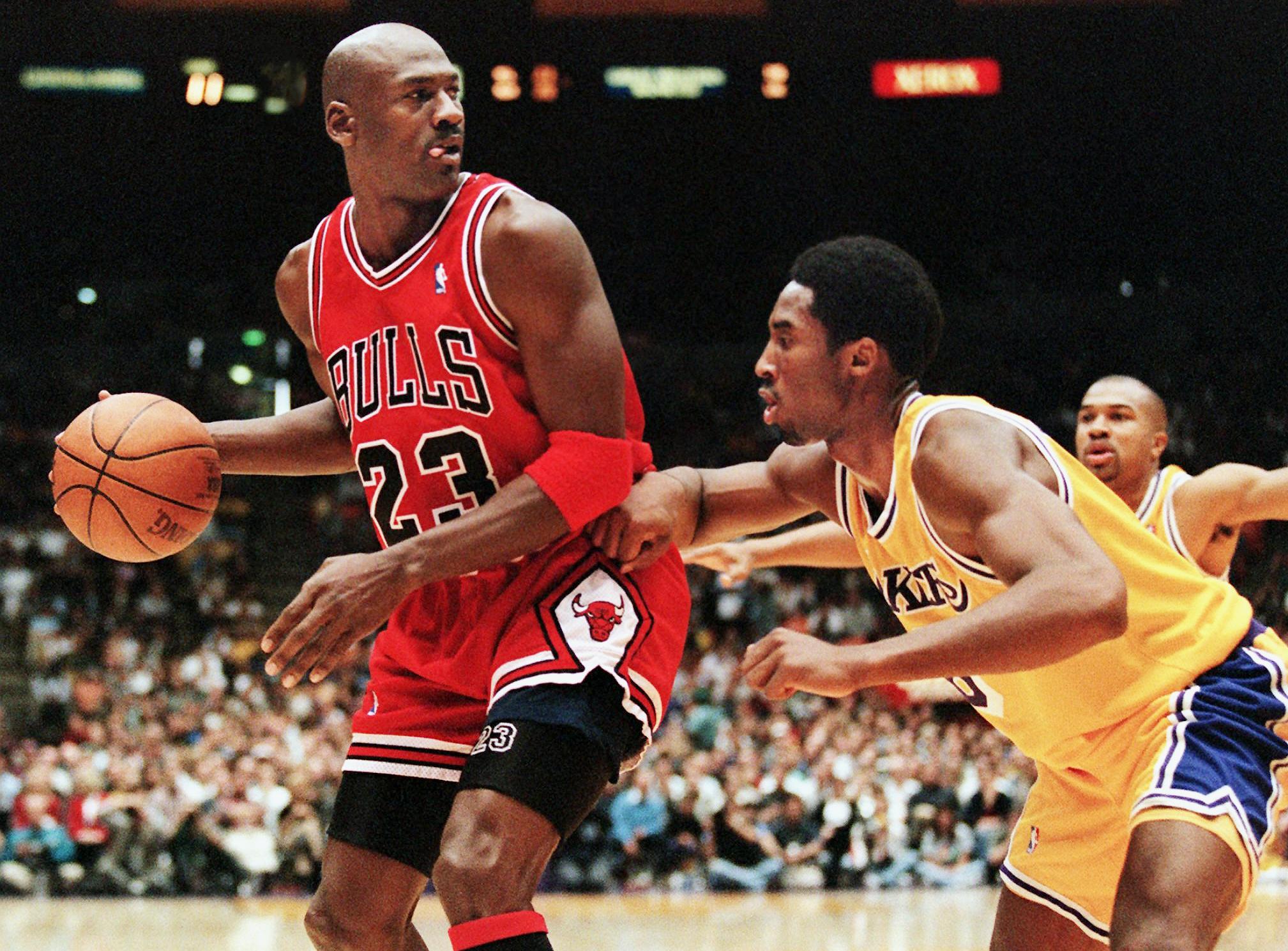 Michael Jordan Wins Sixth Nba Title - Michael Jordan Guarding Kobe Bryant , HD Wallpaper & Backgrounds