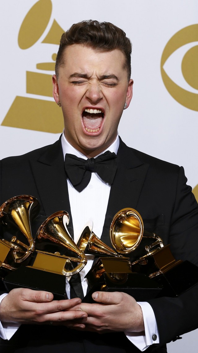 Sam Smith, Most Popular Celebs In 2015, Grammys 2015 - Sam Smith Award , HD Wallpaper & Backgrounds