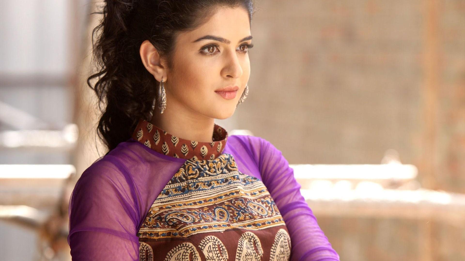 Deeksha Seth , HD Wallpaper & Backgrounds