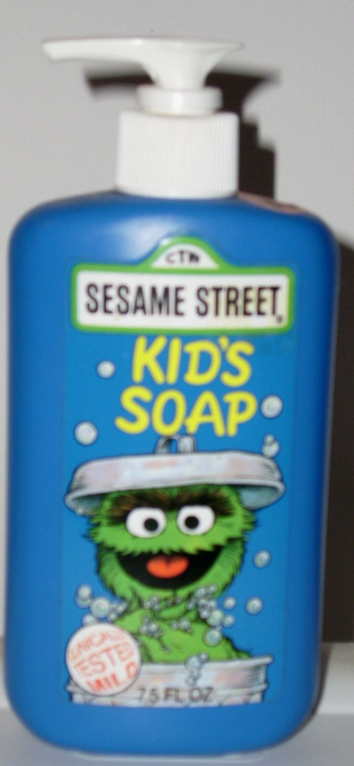 Oscar The Grouch Images Oscar The Grouch Hand Soap - Bubble Bath Sesame Street , HD Wallpaper & Backgrounds