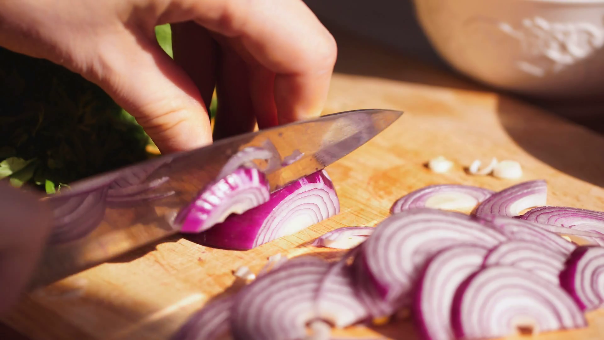 Rapidly Chopping Onion, Close-up - Chopping Onions , HD Wallpaper & Backgrounds