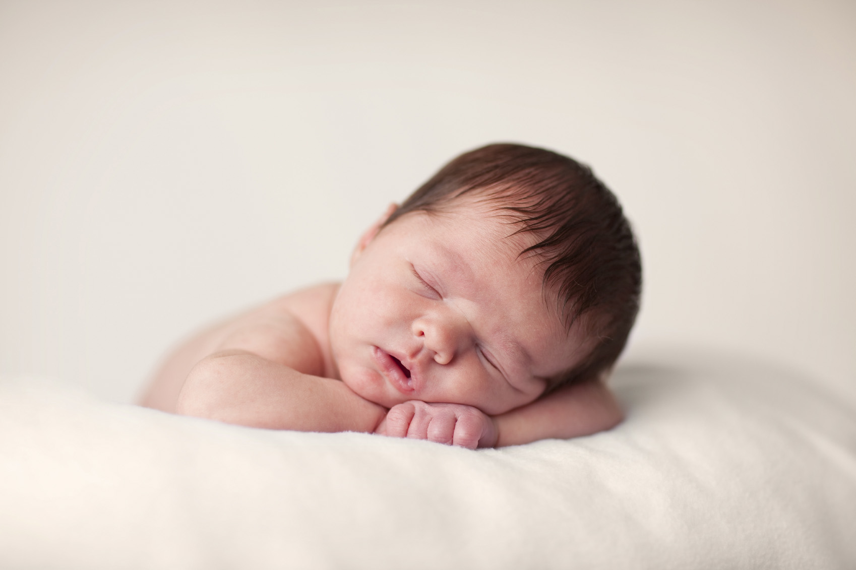 Baby Wallpapers Sleep - 1 Month Baby Sleeping Position , HD Wallpaper & Backgrounds