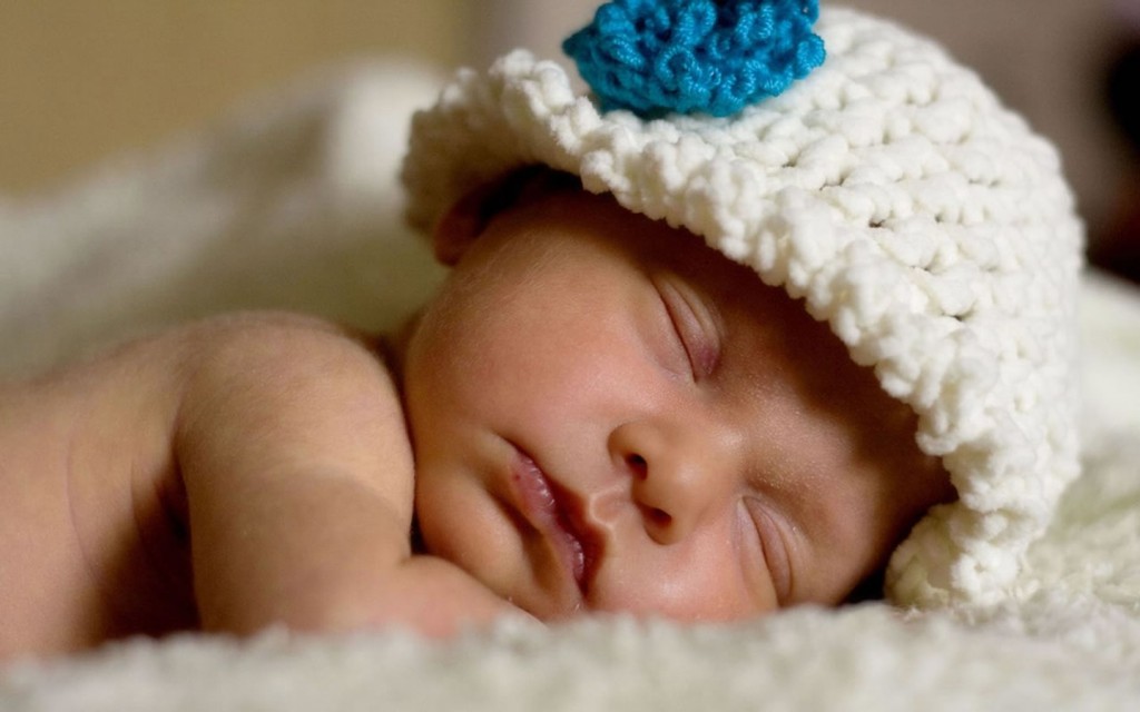 Download Wallpaper Cute Sleeping Baby - Infant , HD Wallpaper & Backgrounds