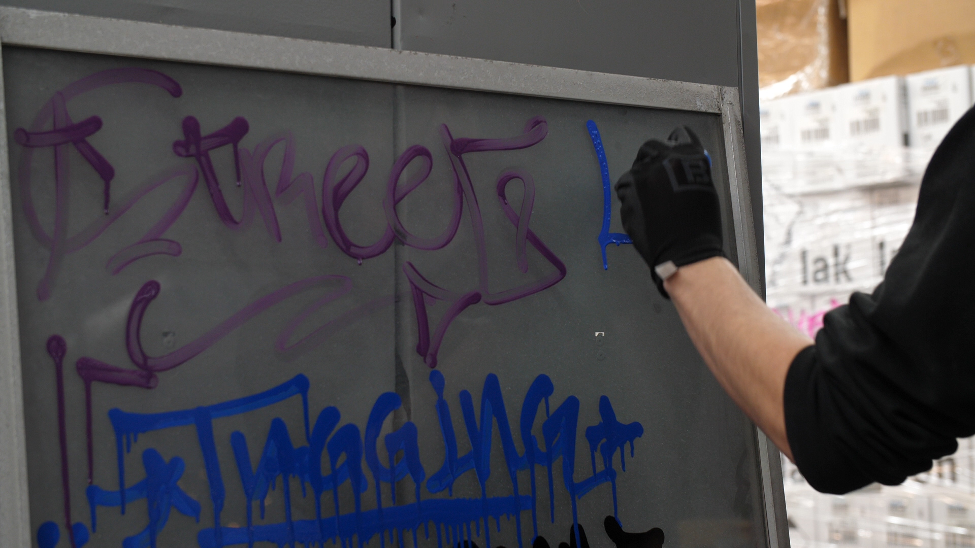 Mops Drips Test - Graffiti , HD Wallpaper & Backgrounds