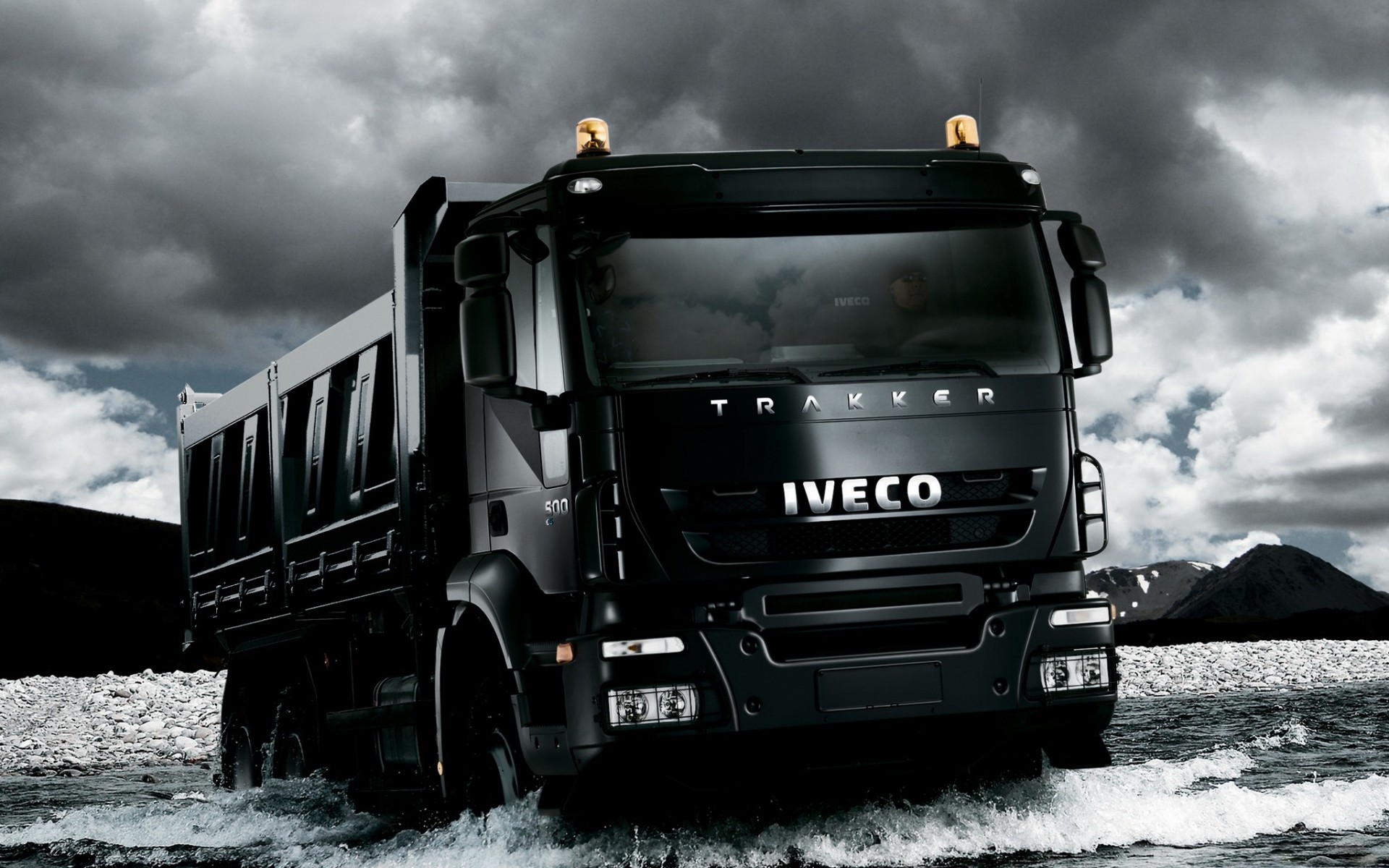 Iveco Hd Wallpaper - Papel De Parede De Caminhao , HD Wallpaper & Backgrounds