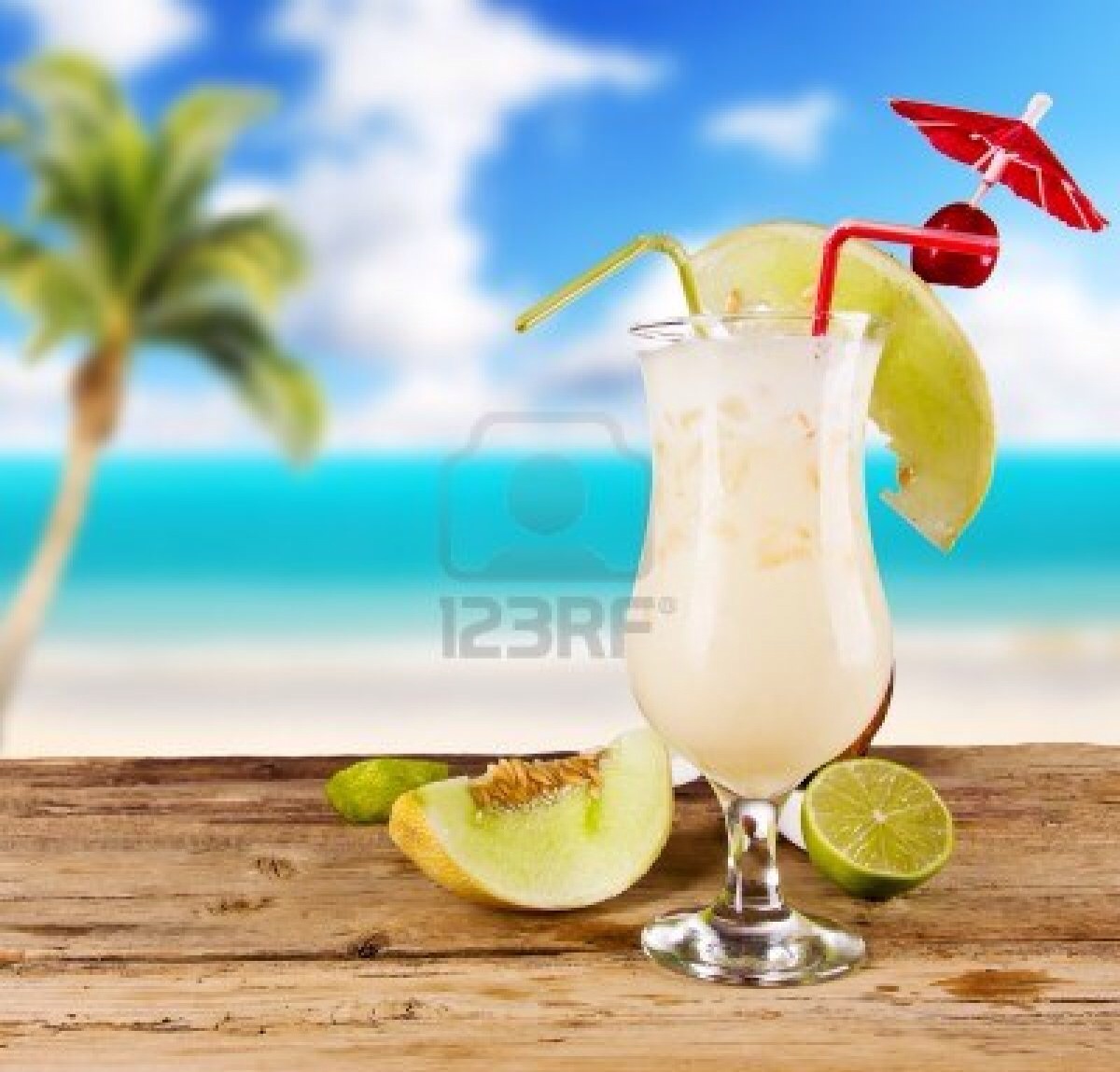 Piña Coladas Karatasi La Kupamba Ukuta Titled Caribbean - Drinking A Pina Colada , HD Wallpaper & Backgrounds