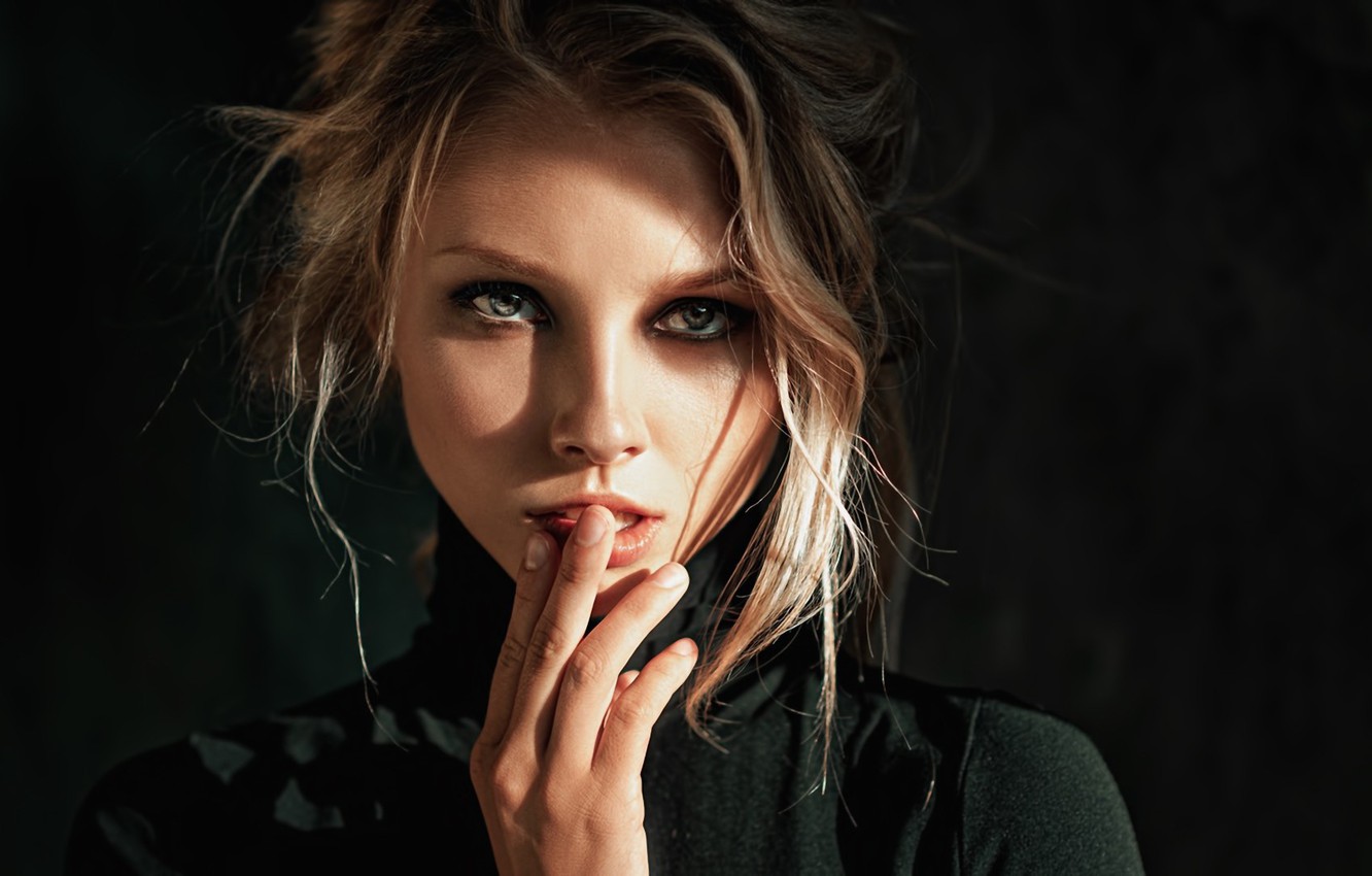 Photo Wallpaper Girl, Long Hair, Photo, Photographer, - Blond Blue Eye Model , HD Wallpaper & Backgrounds