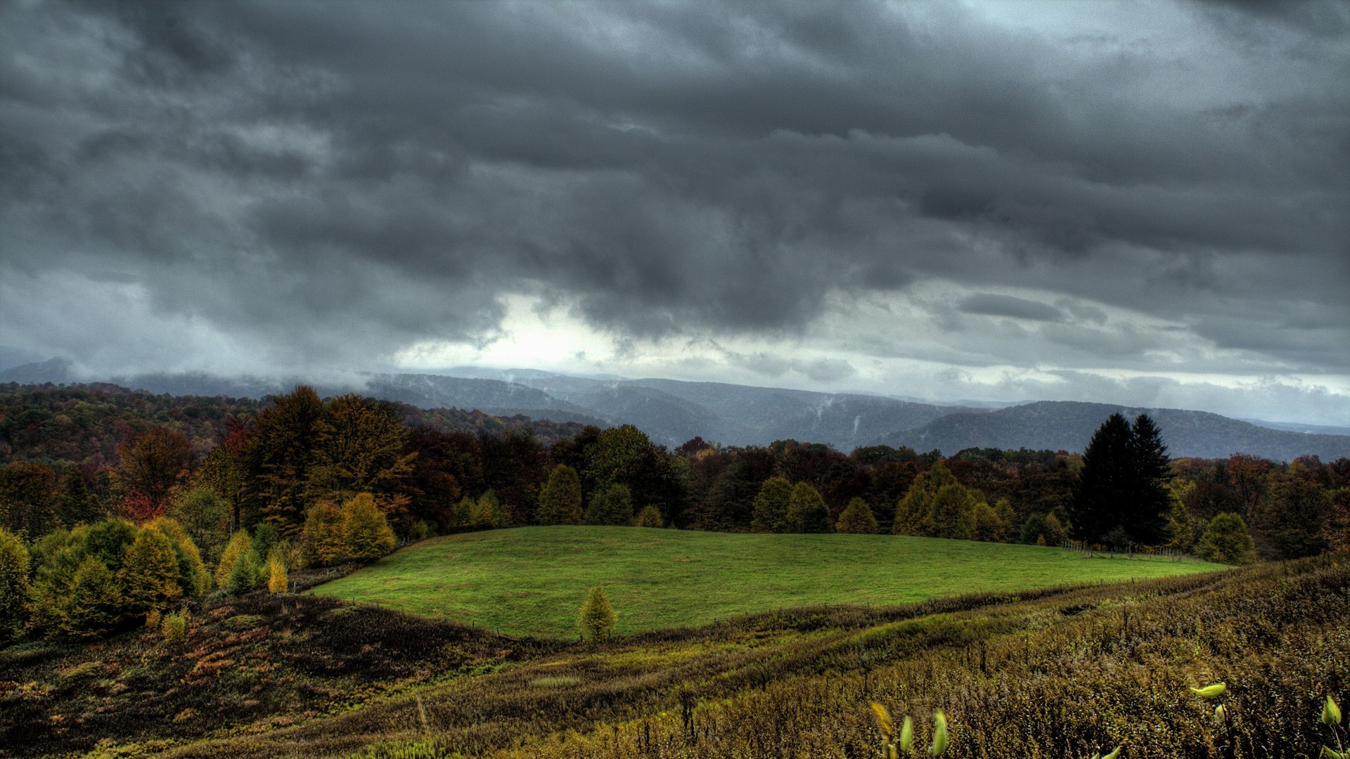 Lovely Grazing Meadow Under Stormy Sky Wallpaper - Stormy Sky , HD Wallpaper & Backgrounds