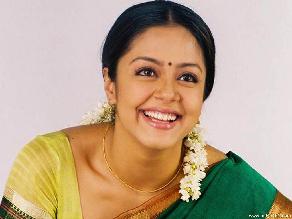 Download Size - Jyothika Movies , HD Wallpaper & Backgrounds