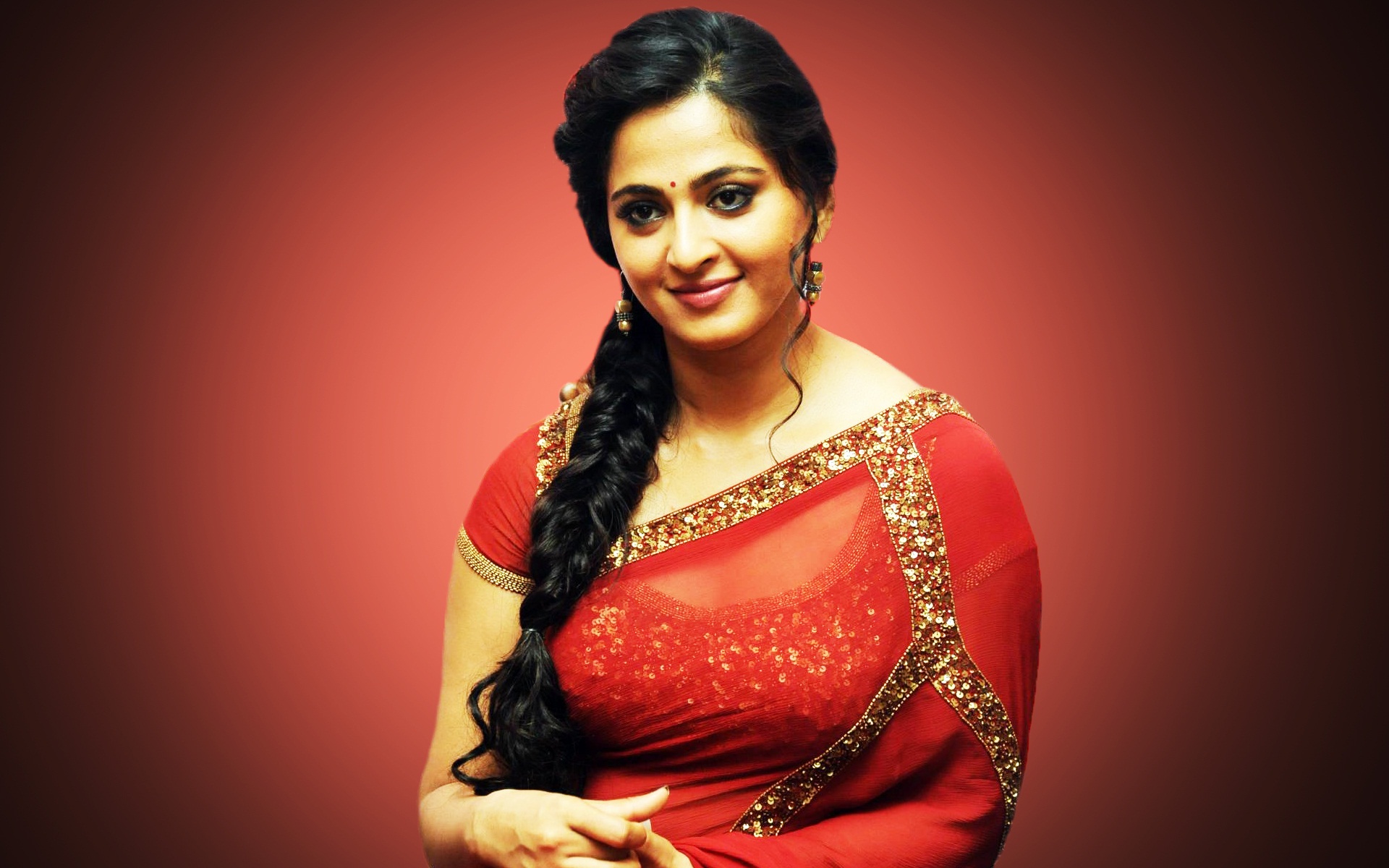 Anushka To Replace Jyothika In Naachiyaar Remake - Anushka Hd Photos Saree , HD Wallpaper & Backgrounds