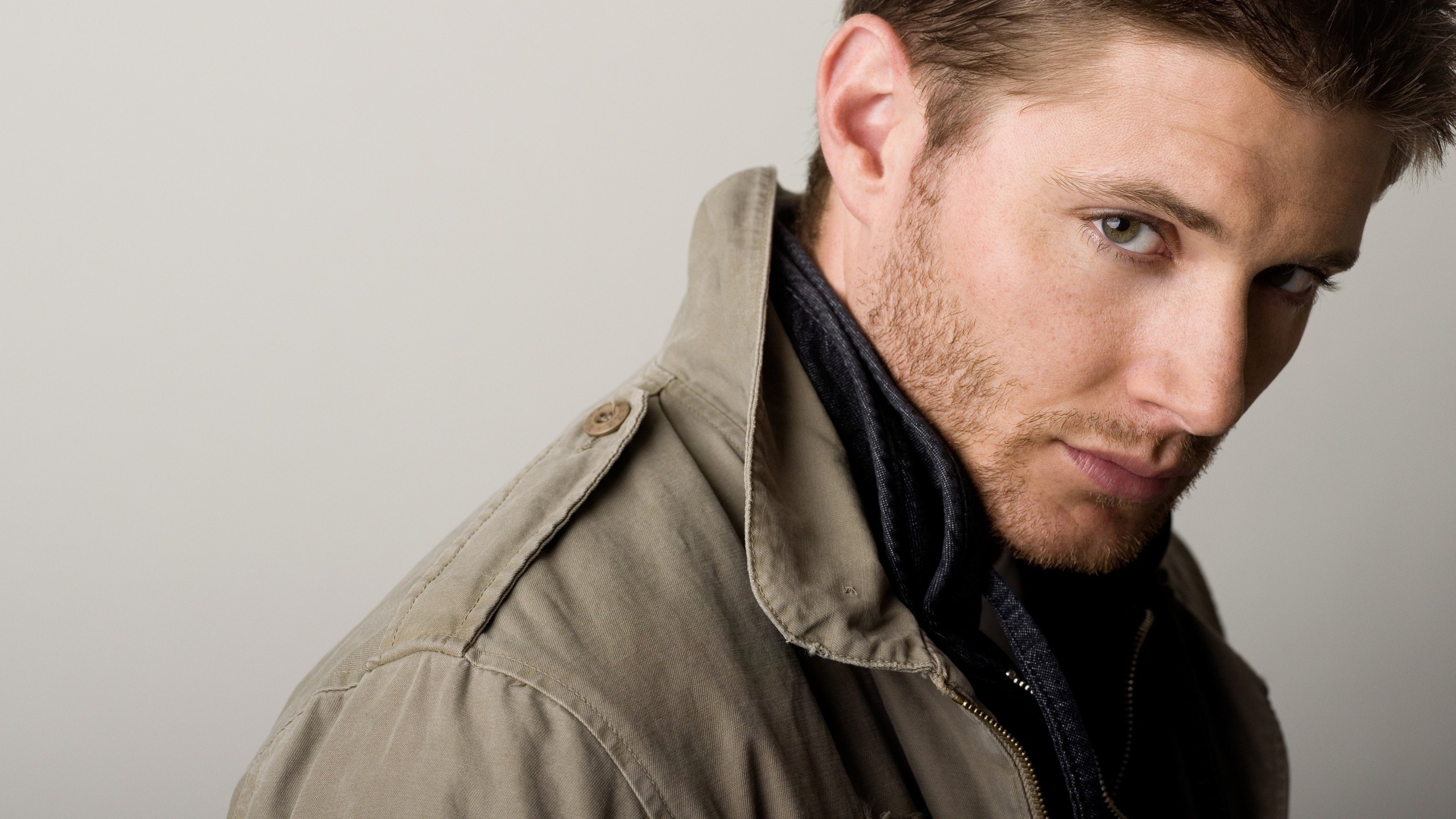 Dean Winchester In Super Natural - Jensen Ackles , HD Wallpaper & Backgrounds